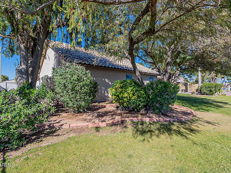 9023 W Lisbon Ln — Photo 59