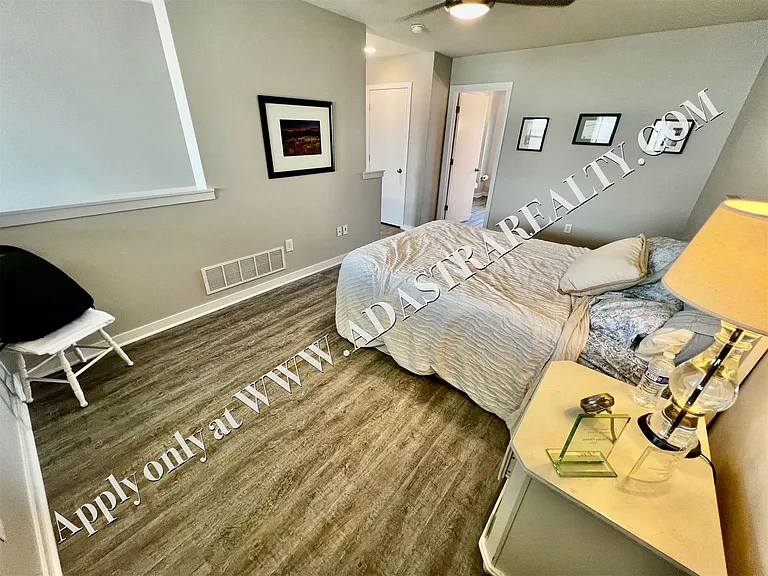4545 Madison Ave — Photo 19