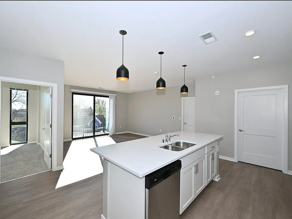 Entry to Living Area
