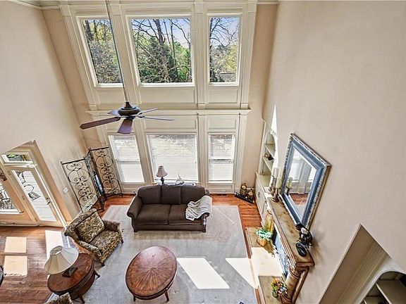 5th image of 4026 Palisades Main NW