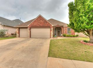 16705 Covington Mnr, Edmond, OK 73012