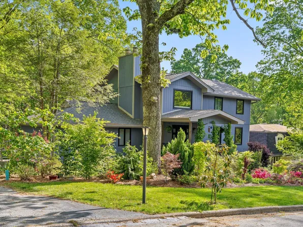 511 Barrington Rd, Signal Mountain, TN 37377