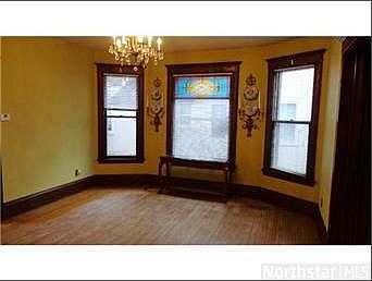 4th image of 1915 Jackson St NE