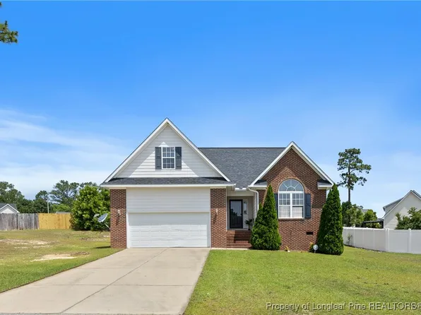 5511 Shady Lawn Dr, Hope Mills, NC 28348