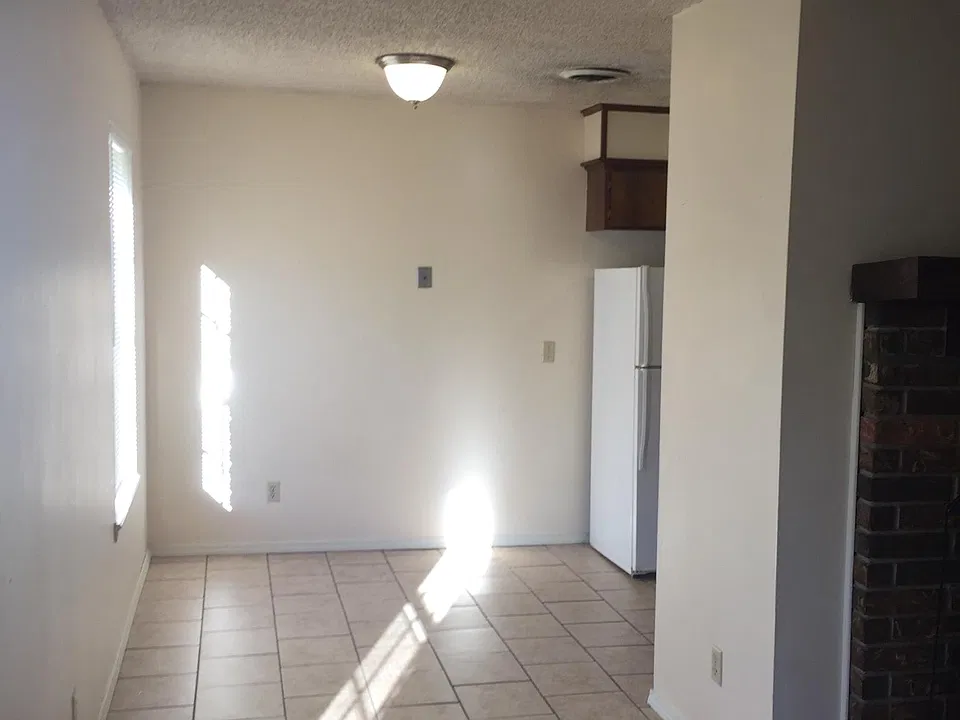Dining area off living room