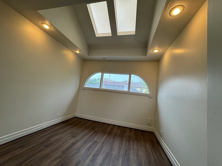 1260 E Emerson Ave #1 — Photo 8