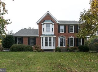 815 Spring Knoll Dr, Herndon, VA 20170