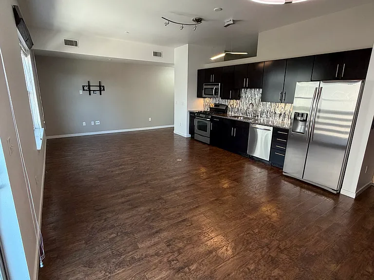 204 Maple St #202 — Photo 16