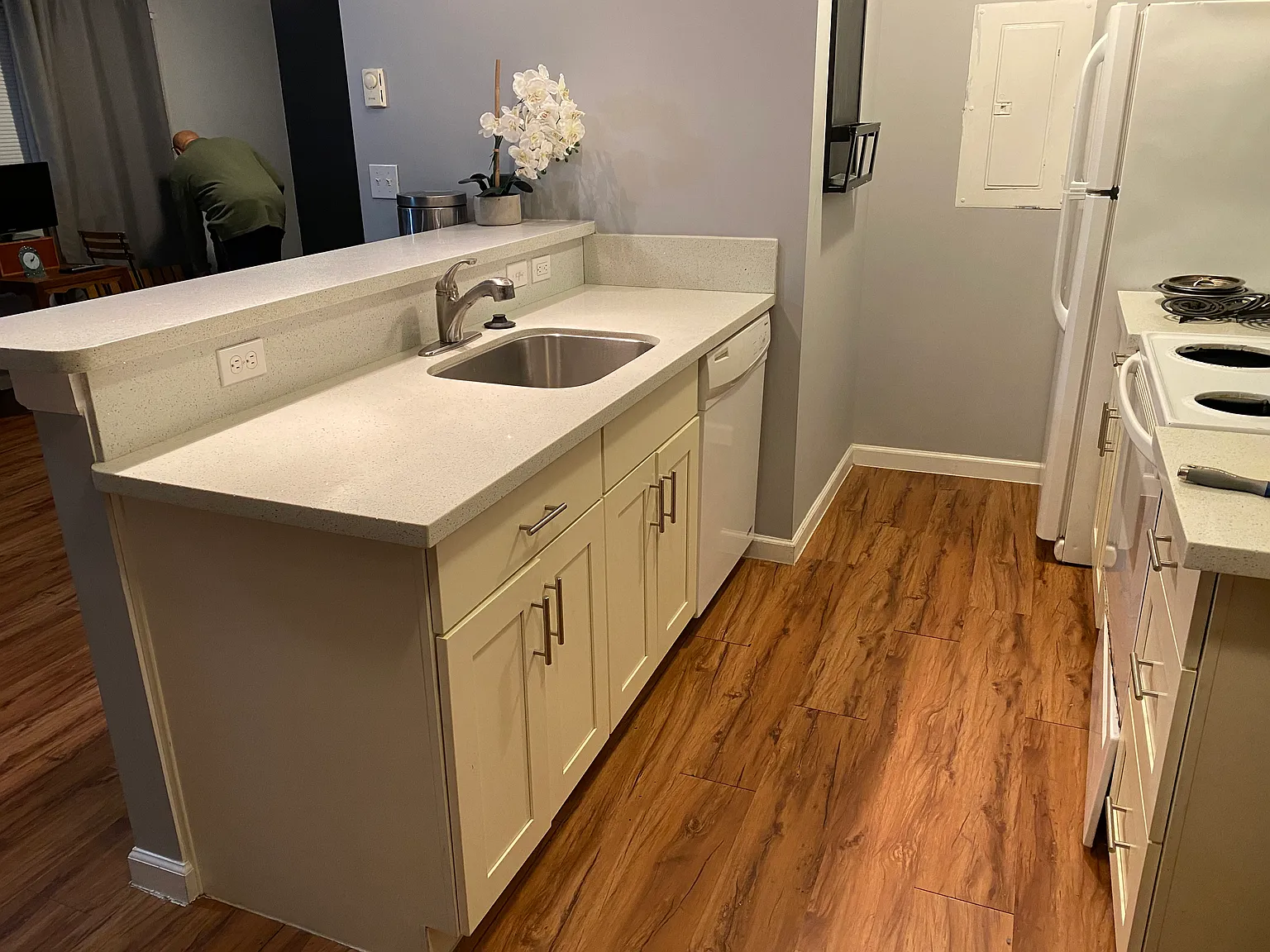 2215 Eastlake Ave E — Photo 2