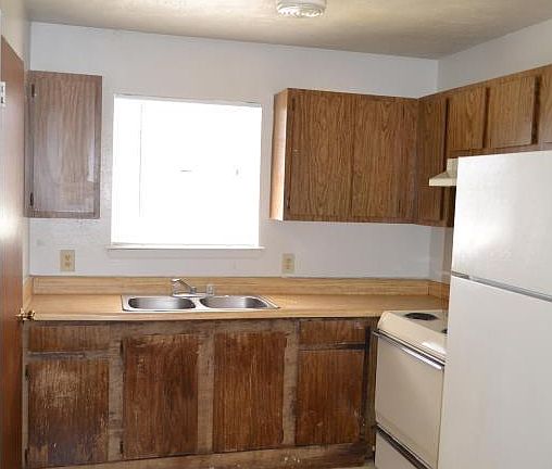2nd image of 2413 Jaguar Dr #C