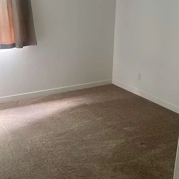 1318 E Irwin Ave — Photo 14