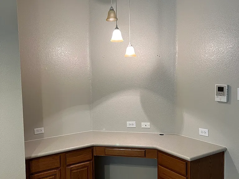 2413 Bridgeport Dr — Photo 6