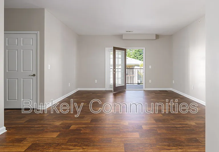 104 Thornton Ct #E — Photo 21