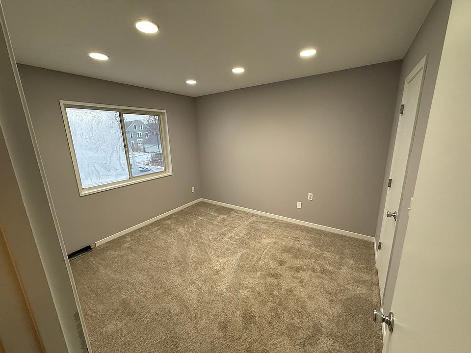 1st image of 2322 27th Ave S
