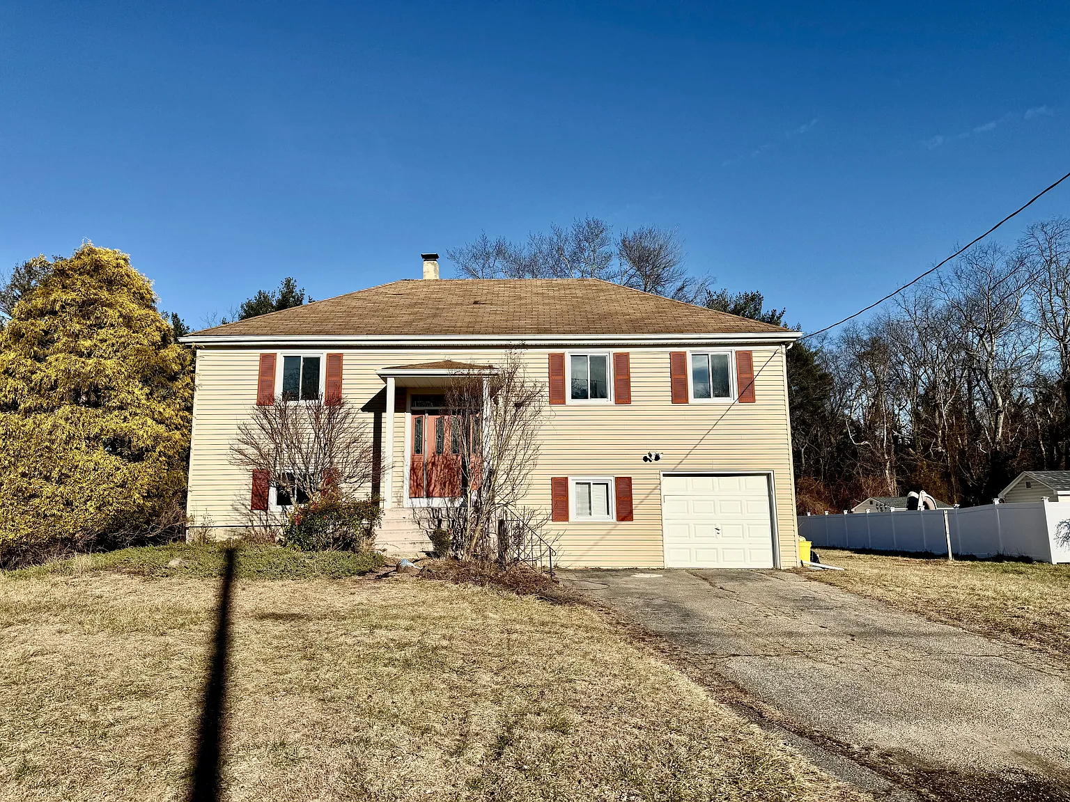 4 bed, 1960 sqft, $3,300 — Photo 2