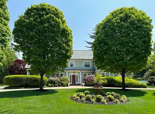 73 S Penataquit Ave, Bay Shore, NY 11706