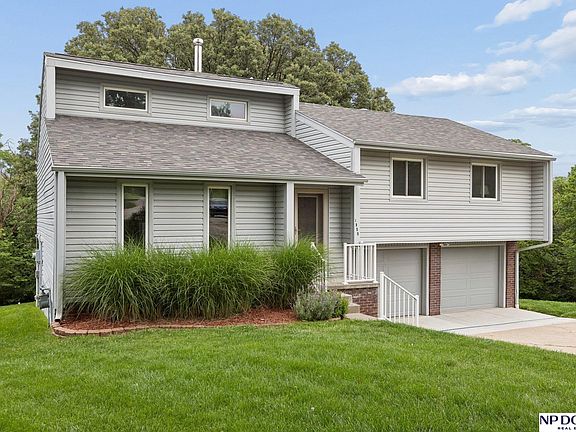 2nd image of 1909 N Ridge Dr