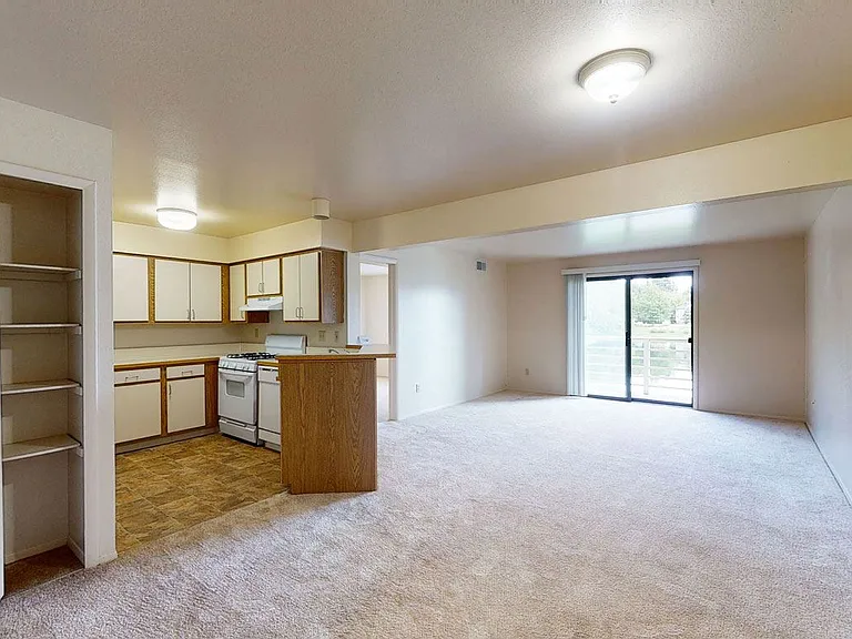 Canal Club Apartments — Photo 17