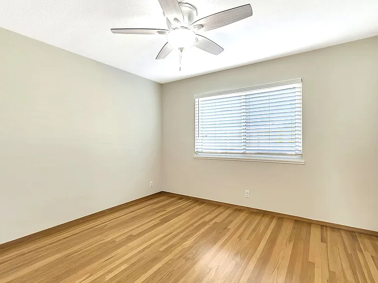 1383 Bouret Dr — Photo 6