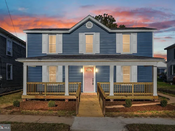 404 3rd St, Shenandoah, VA 22849