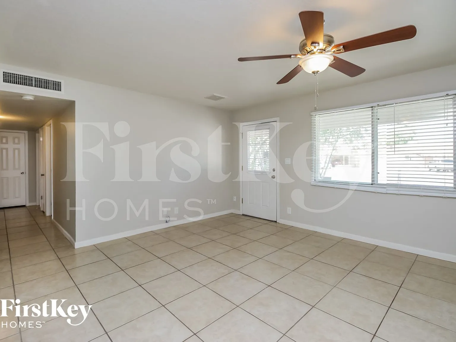 3 bed, 2.0 bath, 1277 sqft, $2,490 — Photo 2