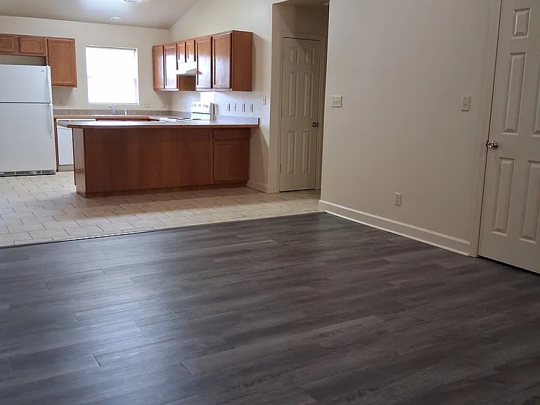 234 W Mountain View Dr #B — Photo 2