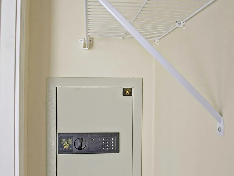 Park Court Apartments — Photo 16