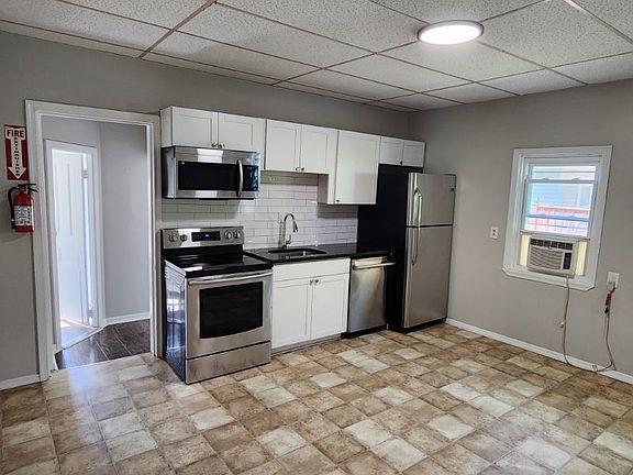 2nd image of 103 S 18th St APT 1