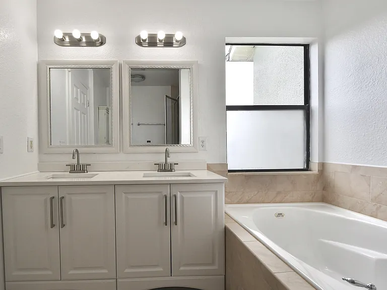 4108 Hunters Park Ln — Photo 13
