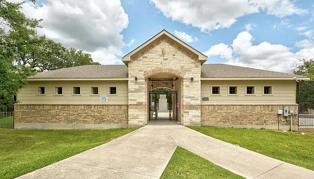5704 Levenwood Ln — Photo 25