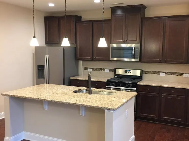 1036 Cotulla Dr — Photo 2