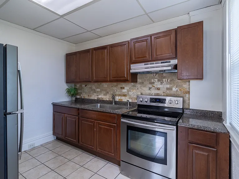 4016 Vinceton St — Photo 9