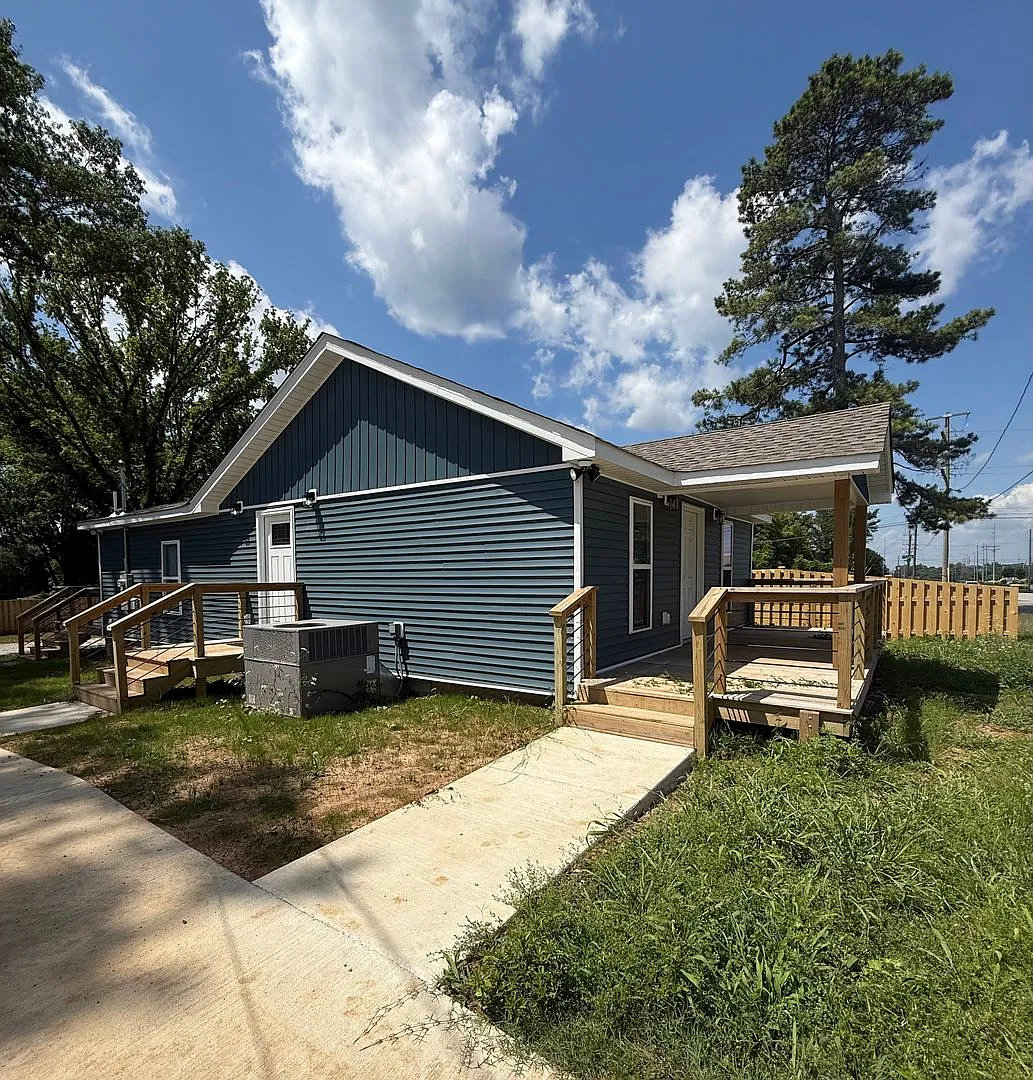 Veterans Drive - Fully Furnished 3bd — Photo 1