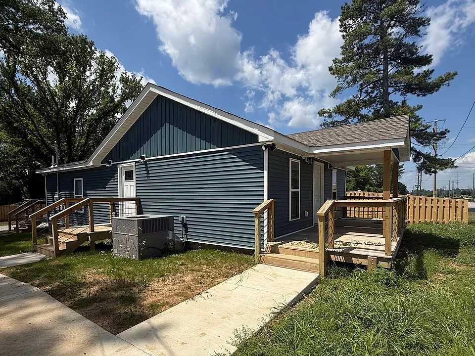 2108 Veterans Dr