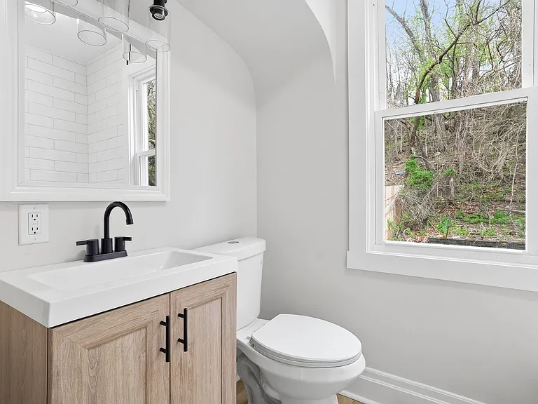 1030 Grand Ave — Photo 18