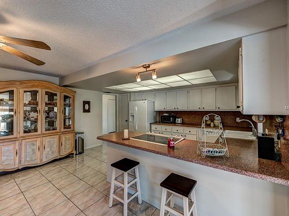 4th image of 63 Oakland Hills Pl