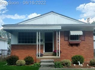 12621 Huron St, Taylor, MI 48180