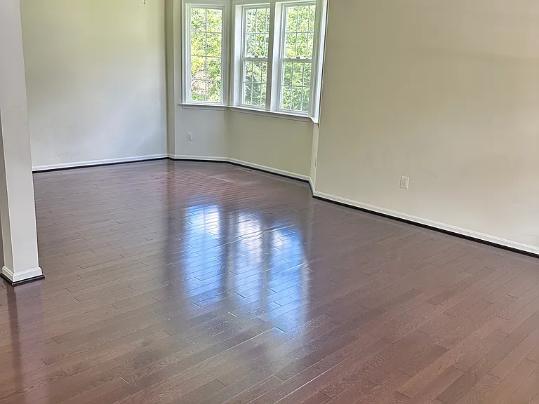 914 Saint Martins Loop — Photo 4