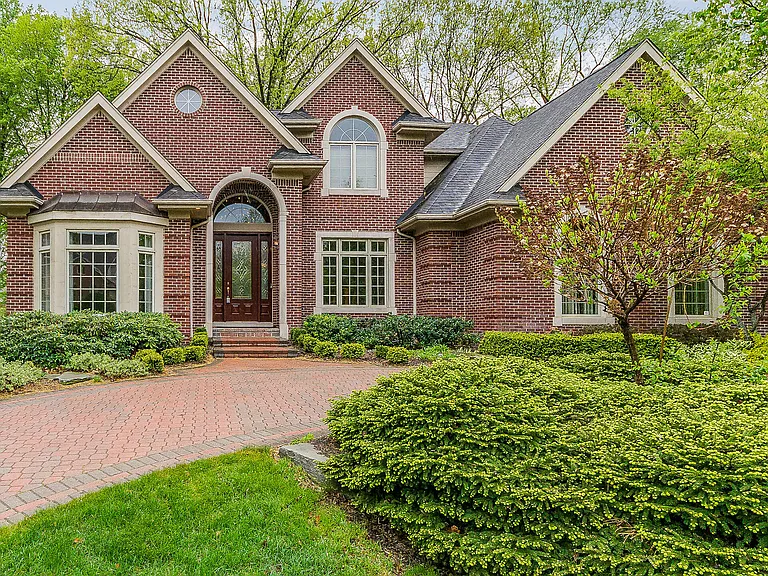 16646 Brooklane Blvd — Photo 33