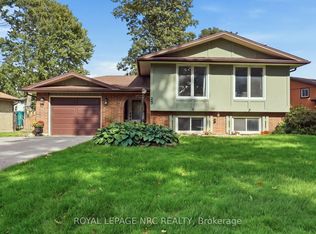 25 Sherwood Forest Trl, Welland, ON L3C 5X7