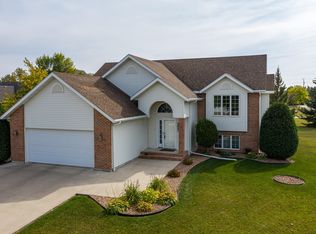 3997 15th Ave S, Grand Forks, ND 58201