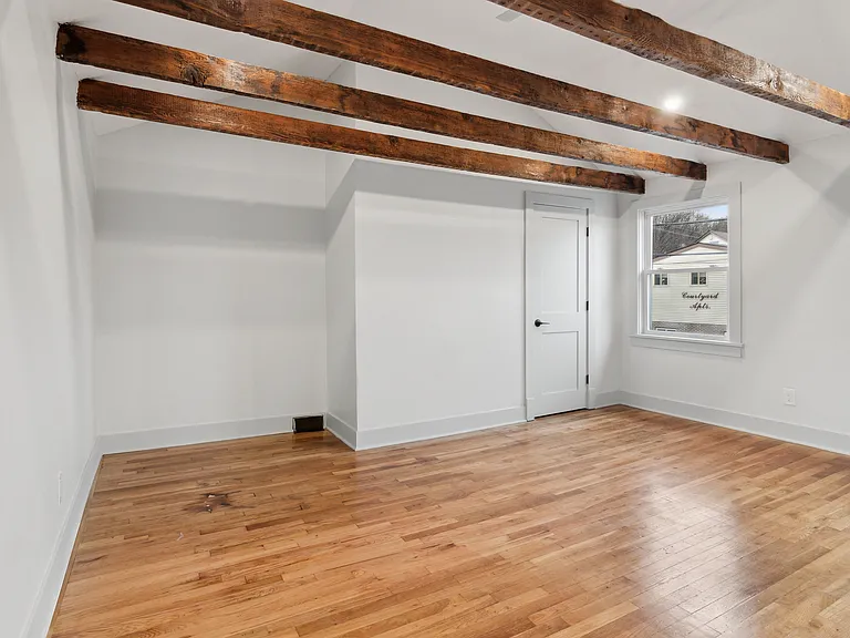 317 James St — Photo 20