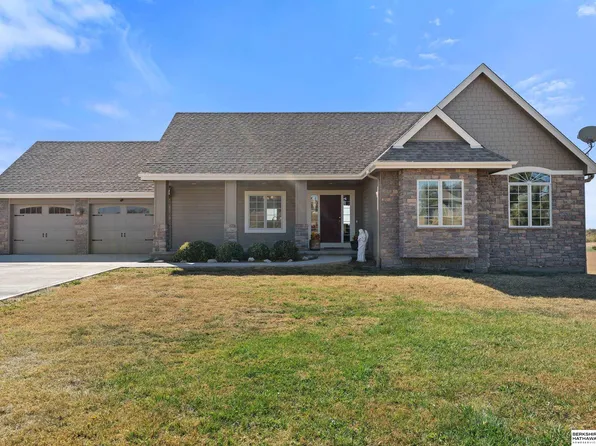 10555 Prairie Ridge Dr, Louisville, NE 68037