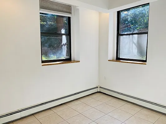 Rented by Bank Neary | media 31