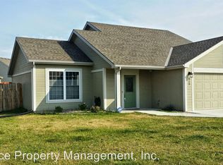 616 Northfield Rd, Manhattan, KS 66502