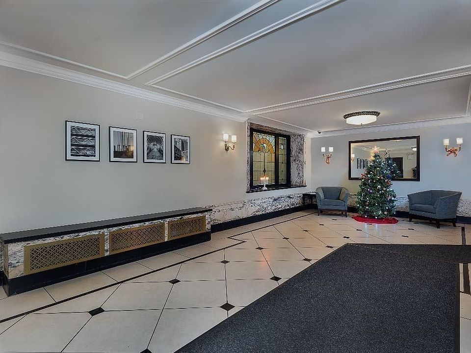 1st image of 860 W 181st St APT B