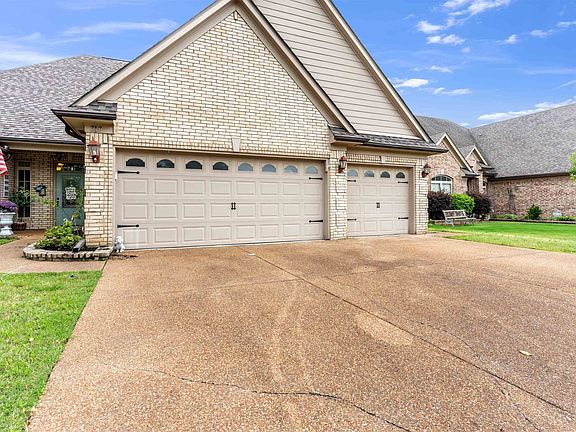 4th image of 310 Whispering Meadows Dr