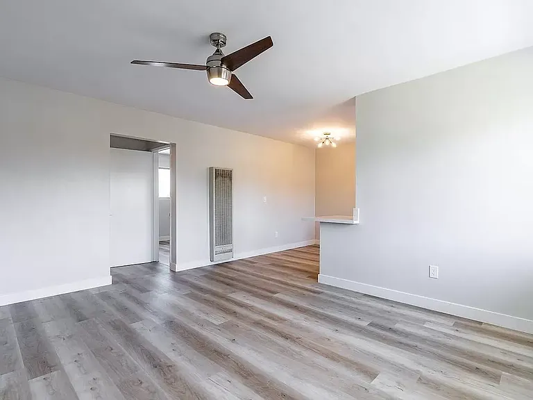2003 Emerald St #6 — Photo 7