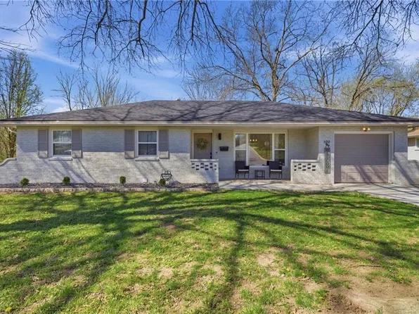 102 Garden Ln, Excelsior Springs, MO 64024