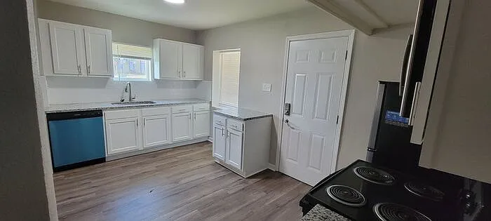 4449 N Jackson Ave — Photo 10
